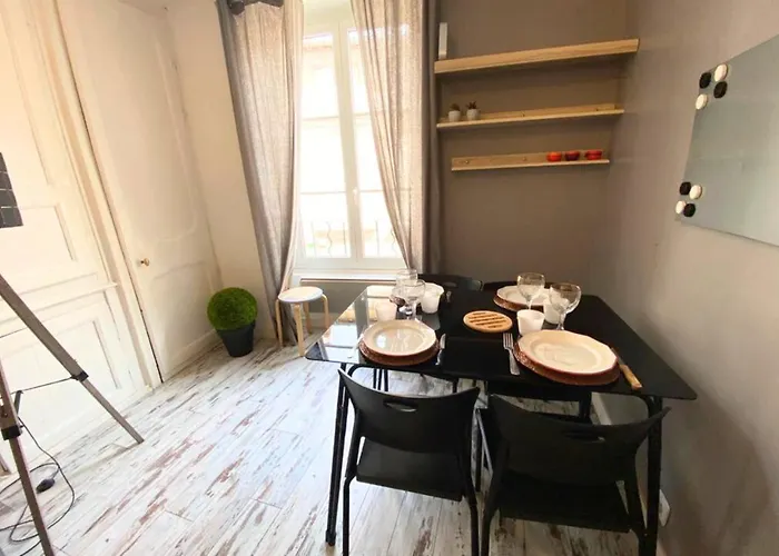 La Comedie - Centre - La Conciergerie.